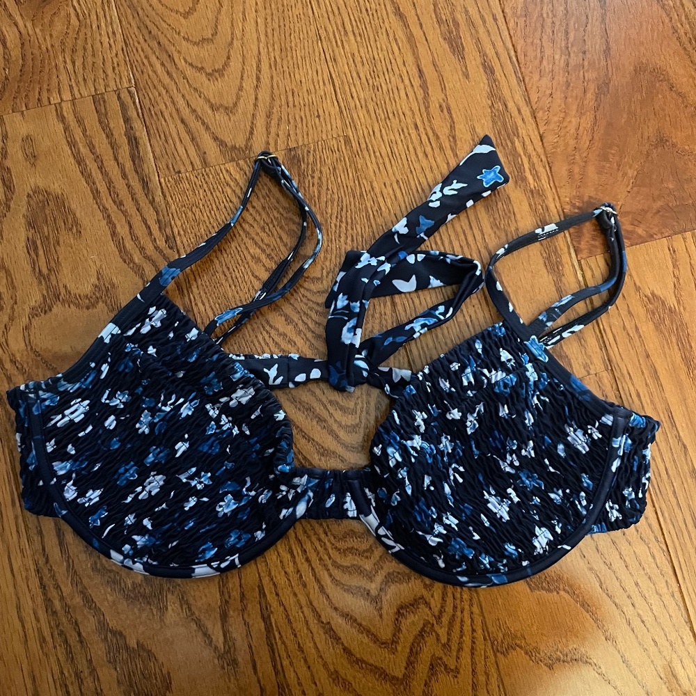 Blackbough swim top